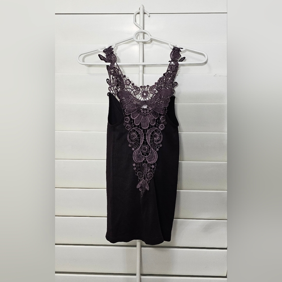 JERA EMBELLISHED TANK TOP - Picture 4 of 10